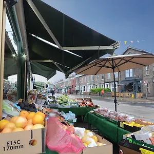 Lucy's Lodge- Stylish On Vibrant Bishy Road With Free Parking Apartment York